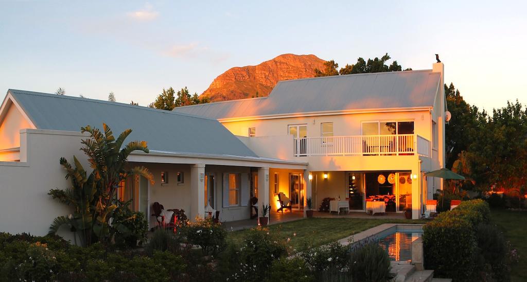 Explorer Guesthouse Somerset West Exterior foto